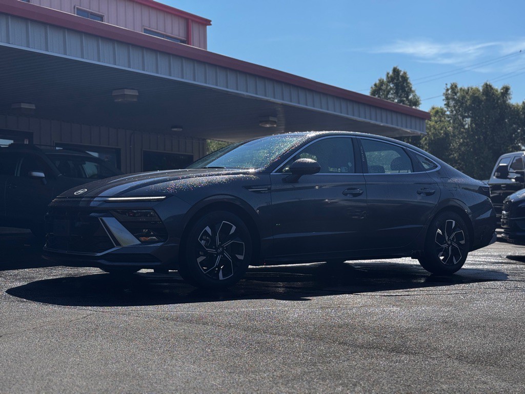 2025 Hyundai Sonata Image 2