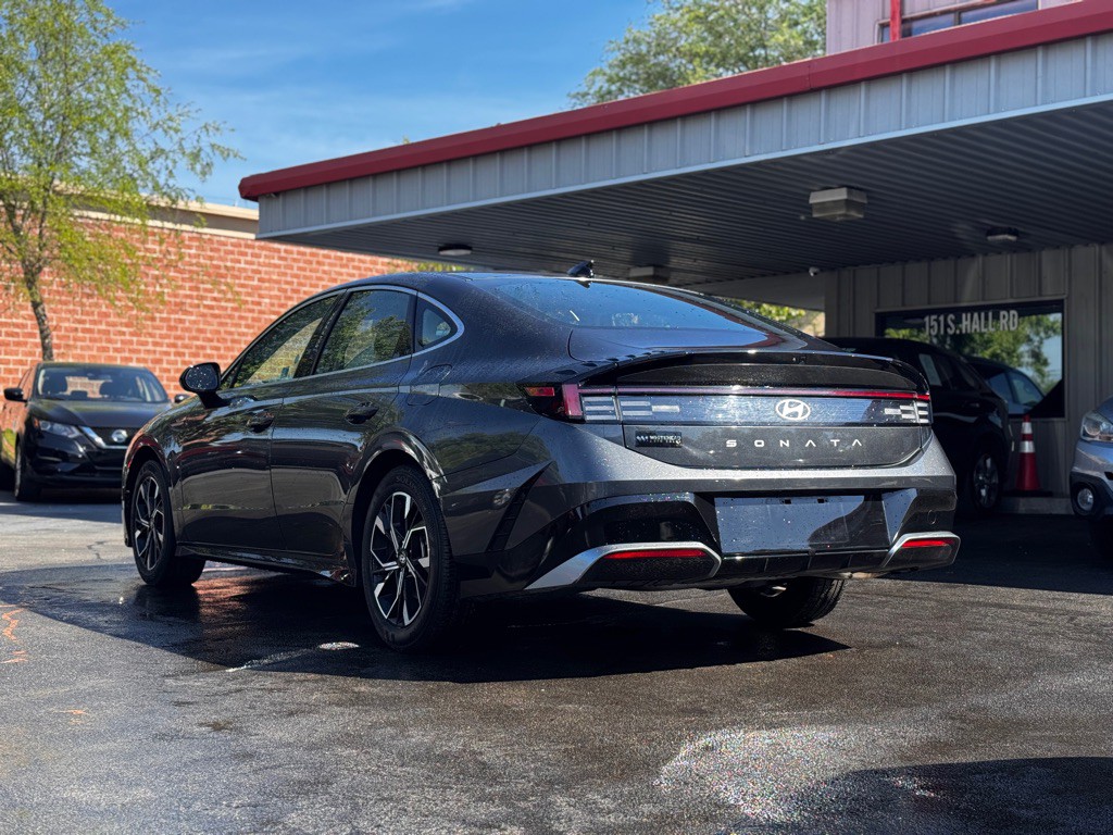2025 Hyundai Sonata Image 3