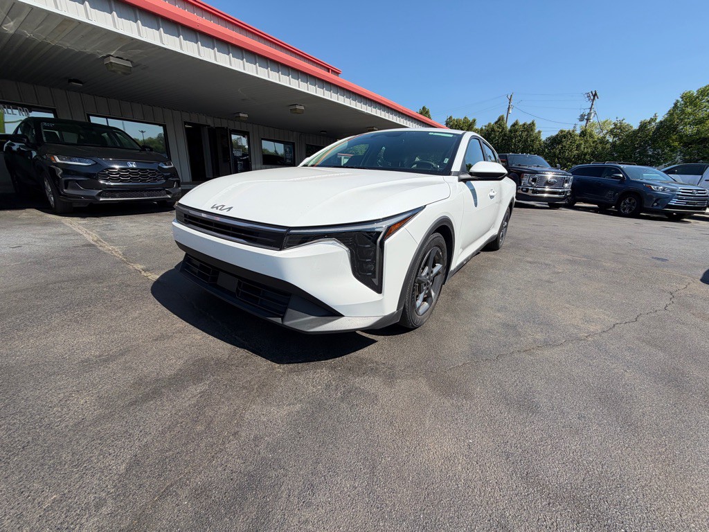 2025 Kia K4 Image 2