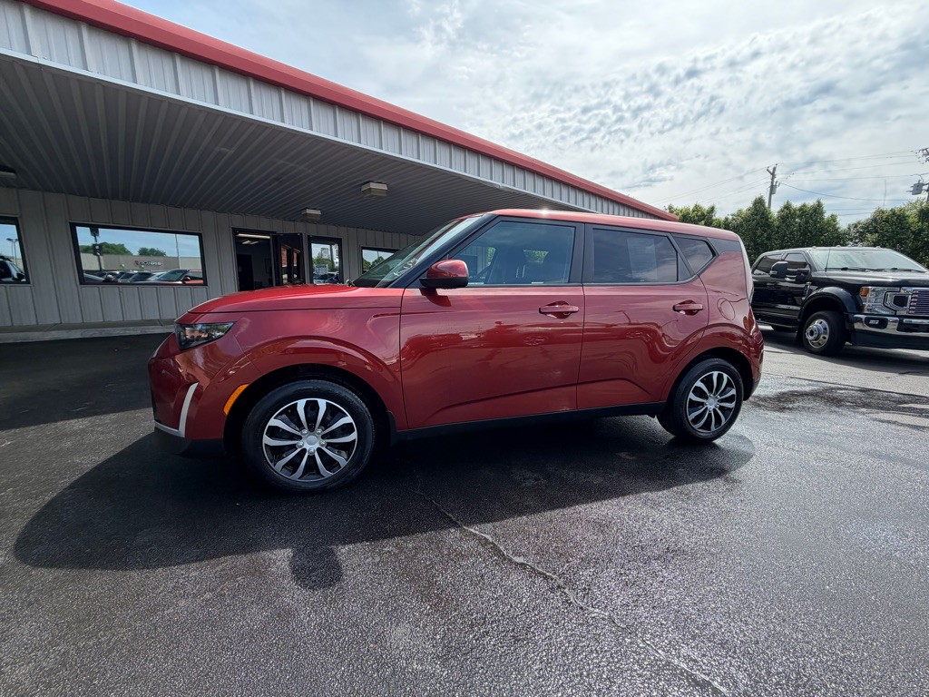 2023 Kia Soul Image 2