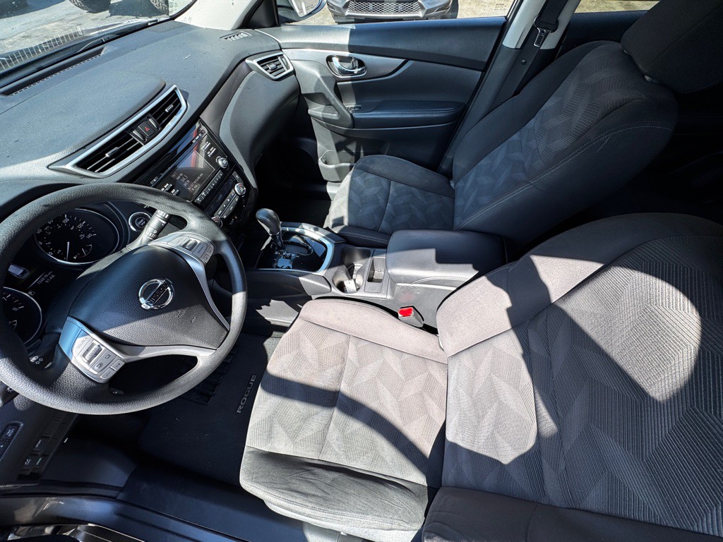 2016 Nissan Rogue Image 7