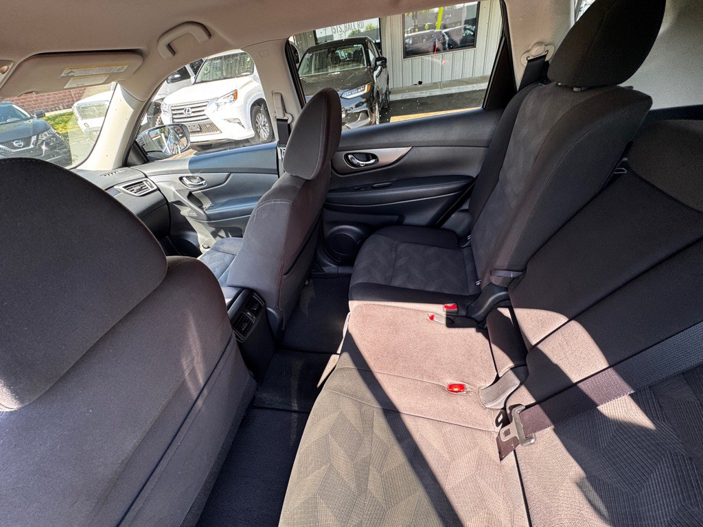 2016 Nissan Rogue Image 8