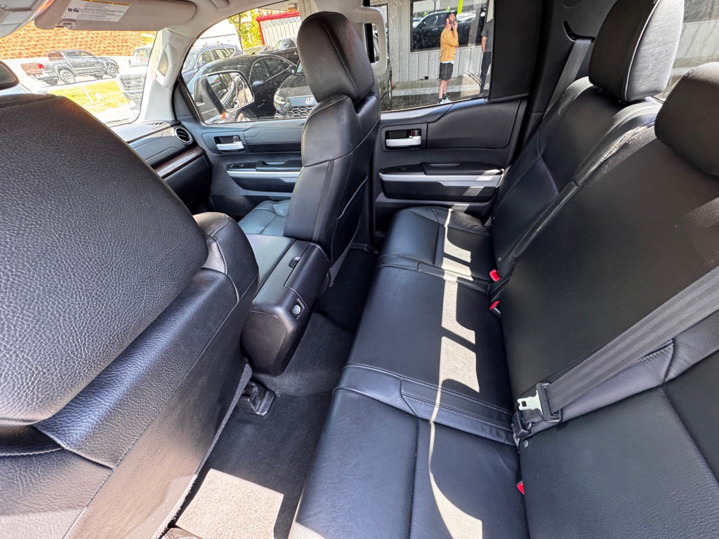 2016 Toyota Tundra Image 8