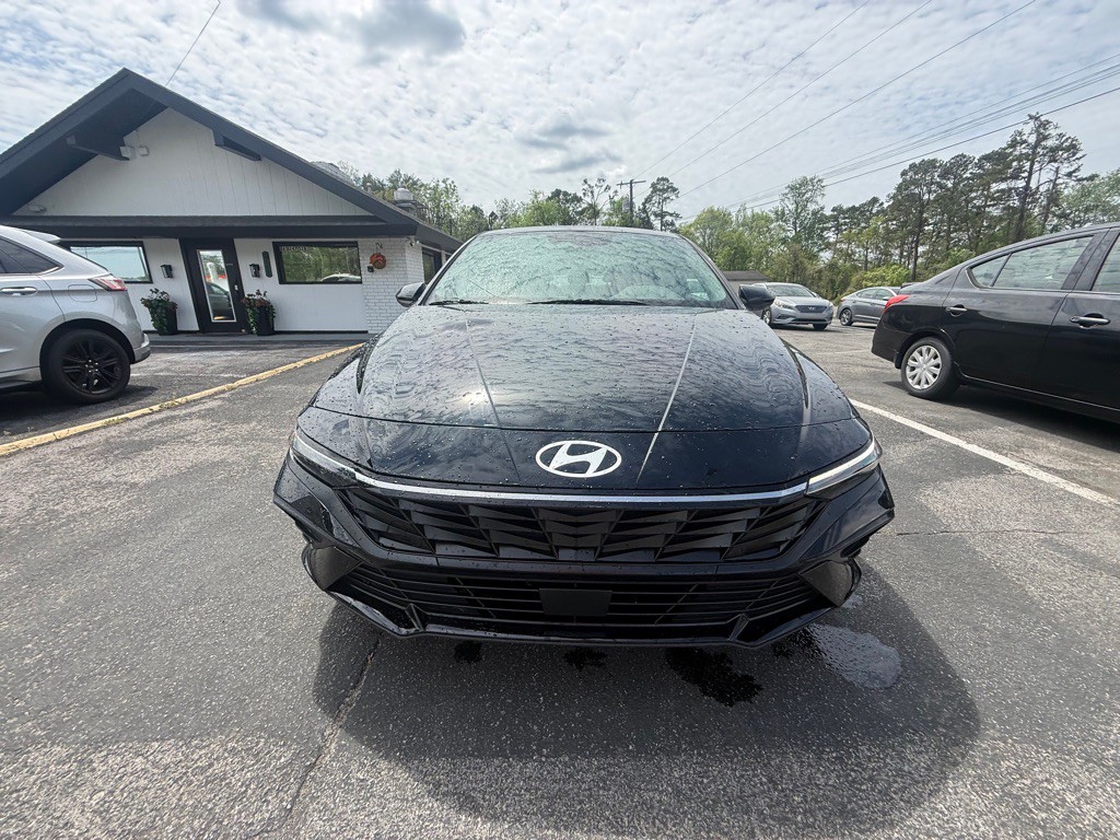 2025 Hyundai Elantra Image 6