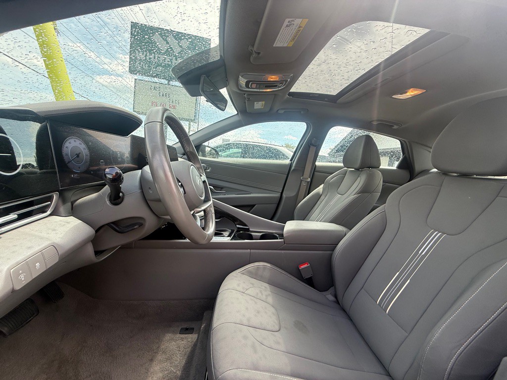2025 Hyundai Elantra Image 10