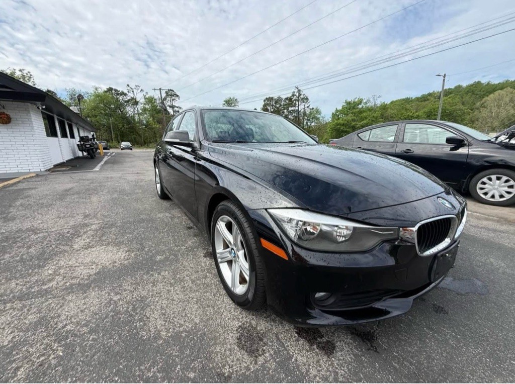 2015 BMW 3 Series Image 2
