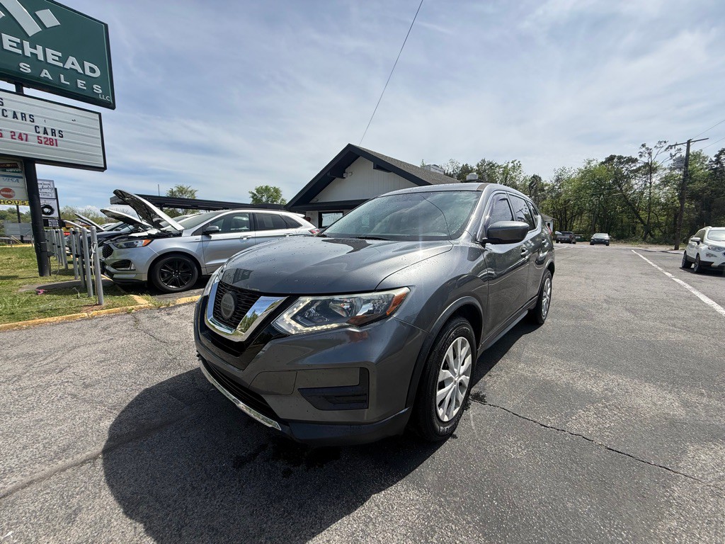 2018 Nissan Rogue Image 2
