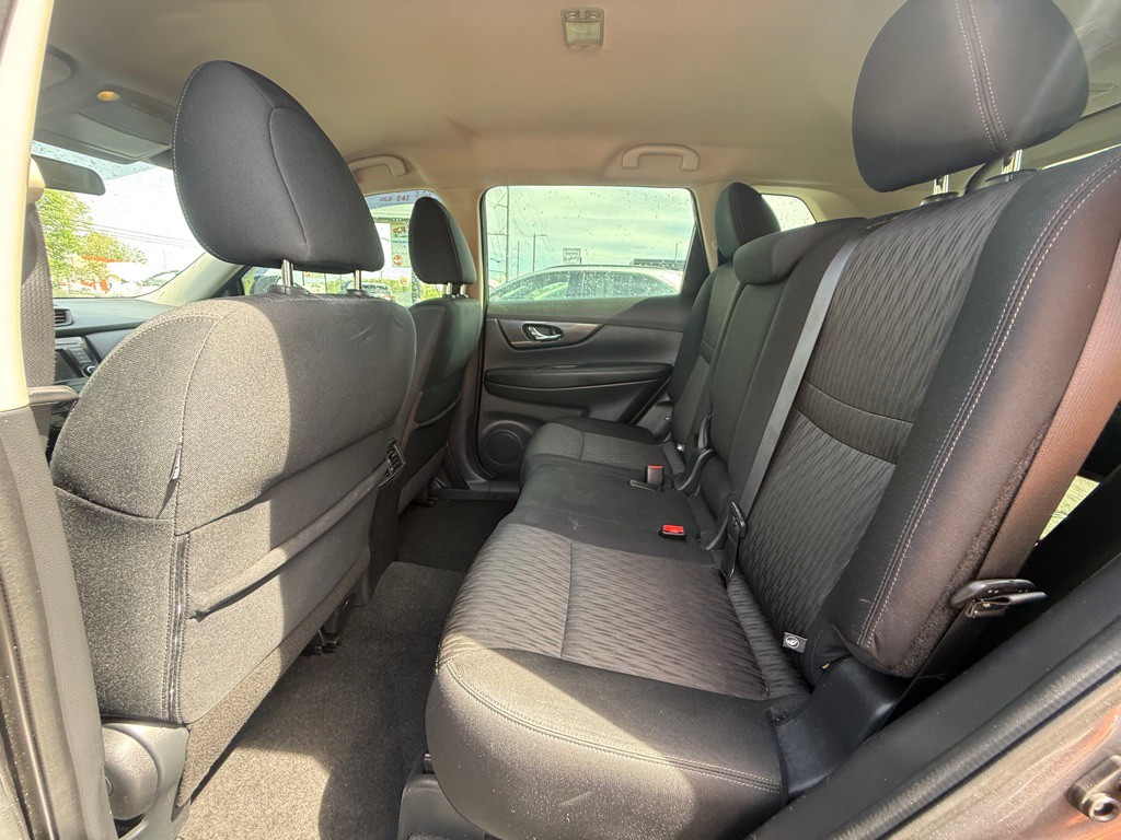 2018 Nissan Rogue Image 8