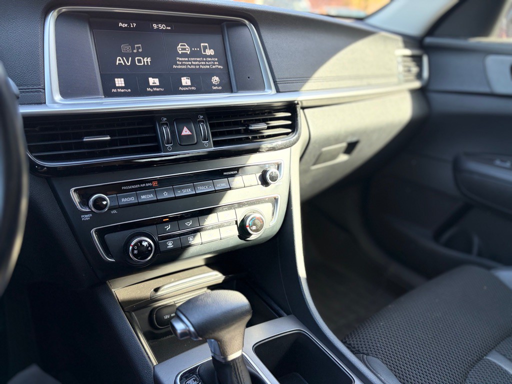2020 Kia Optima Image 7