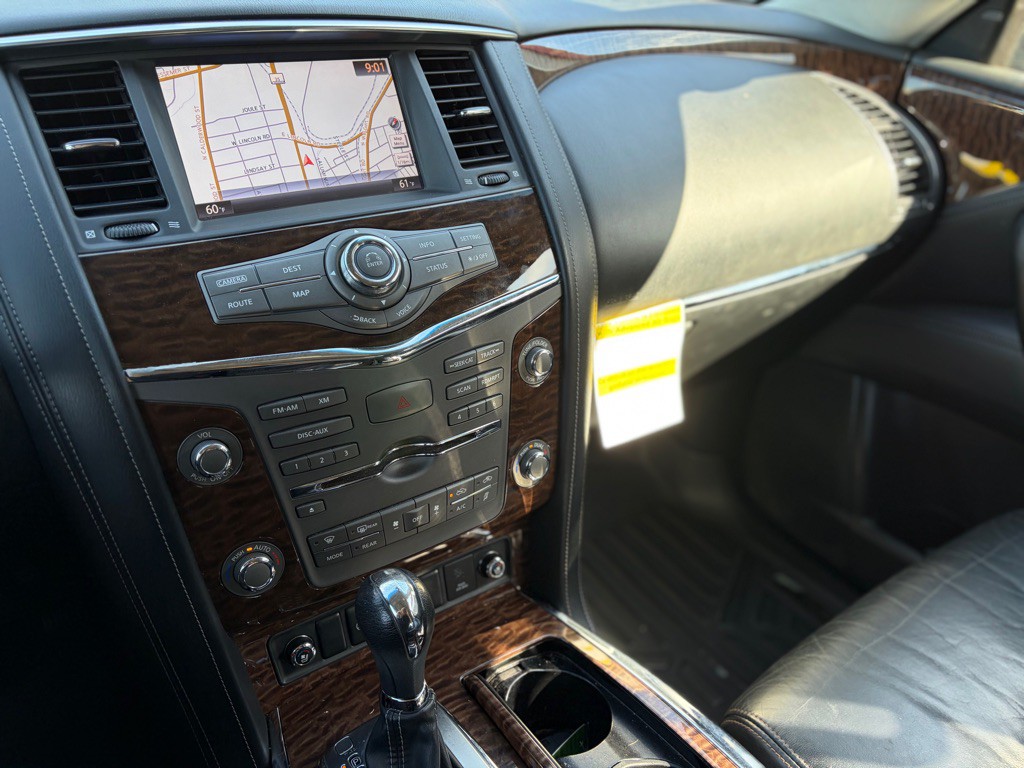 2017 Nissan Armada Image 10