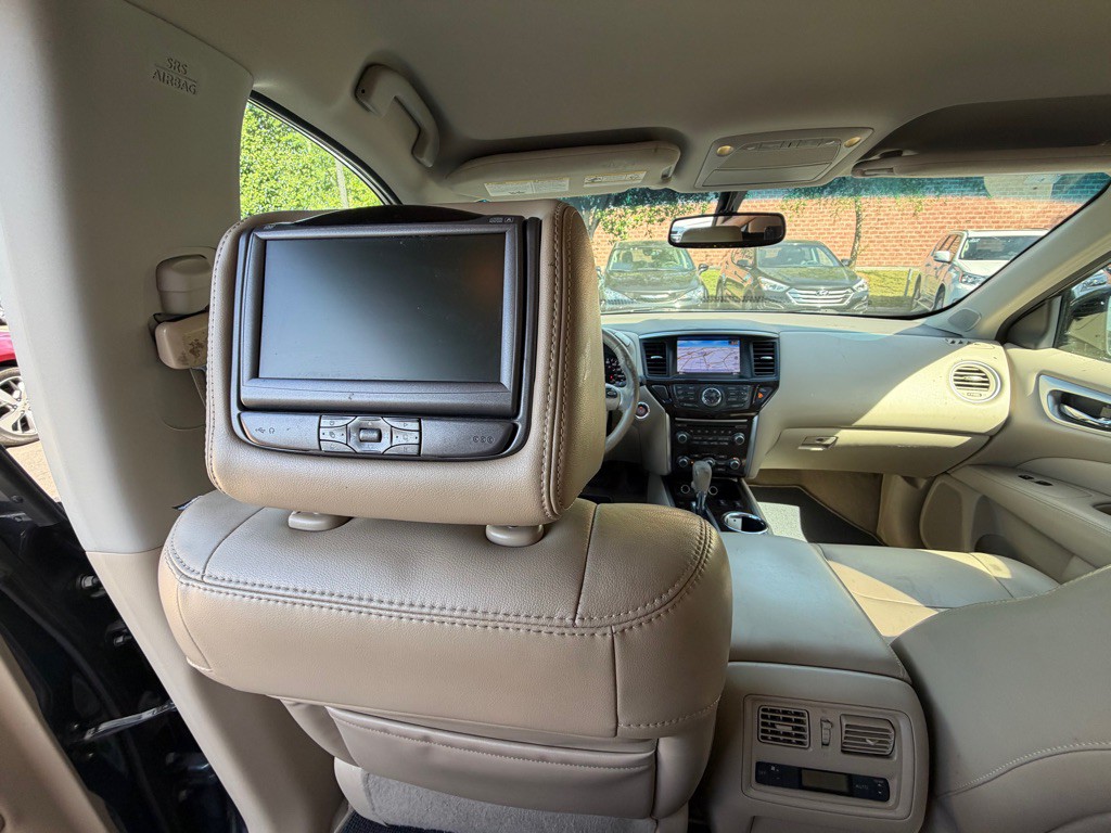 2014 Nissan Pathfinder Image 11