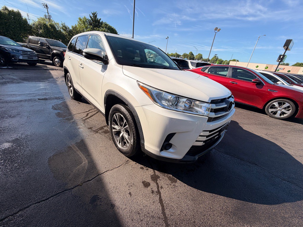 2019 Toyota Highlander Image 2