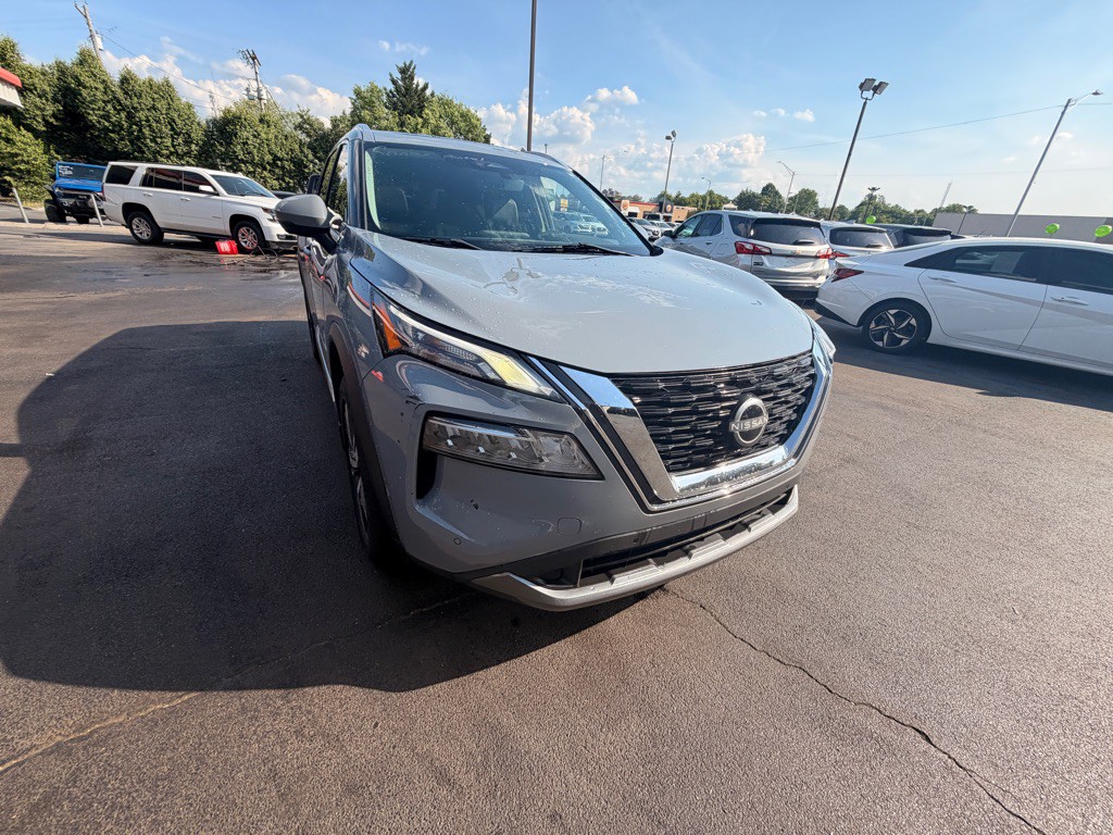 2023 Nissan Rogue Image 2