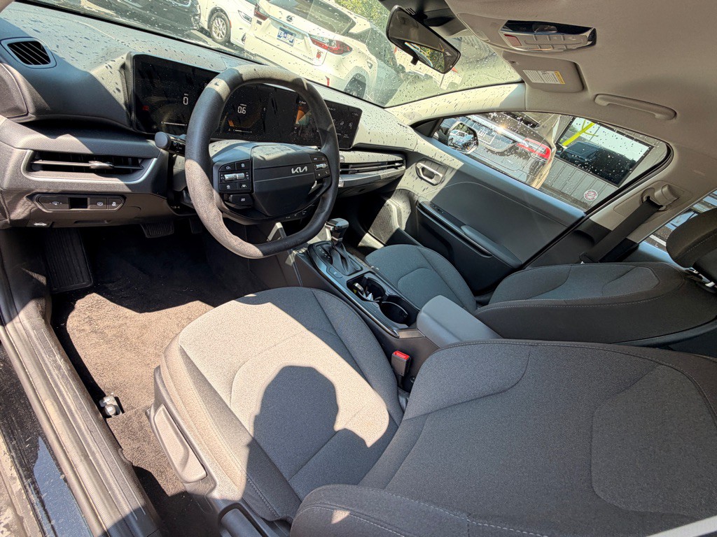 2025 Kia K4 Image 8