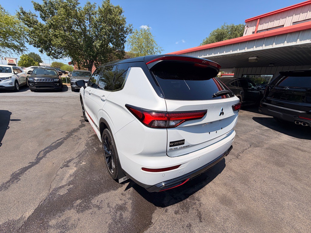 2023 Mitsubishi Outlander Image 4