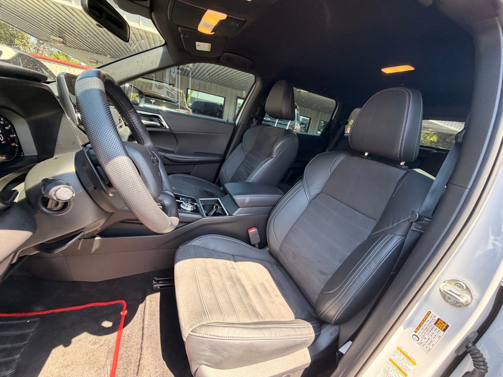 2023 Mitsubishi Outlander Image 8