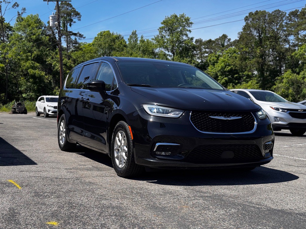 2023 Chrysler Pacifica Image 4