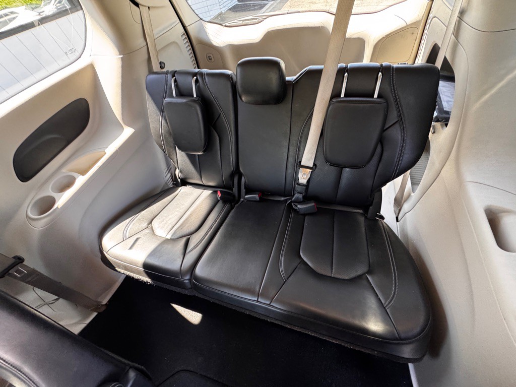 2023 Chrysler Pacifica Image 7