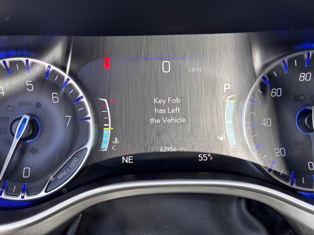 2023 Chrysler Pacifica Image 9