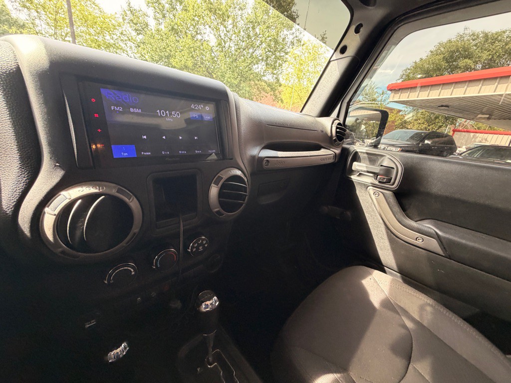 2017 Jeep Wrangler Image 9