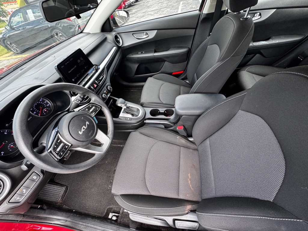2023 Kia Forte Image 5