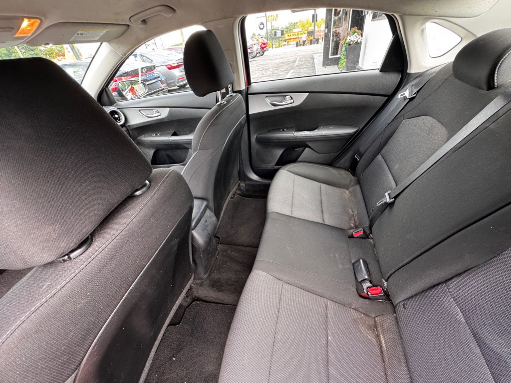 2023 Kia Forte Image 6