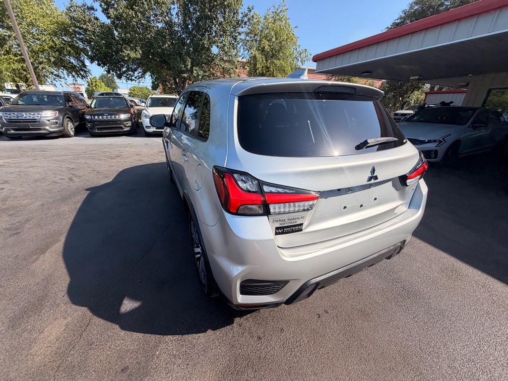 2025 Mitsubishi Outlander Image 5