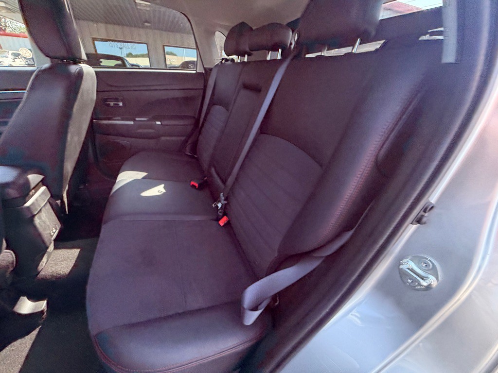 2025 Mitsubishi Outlander Image 10