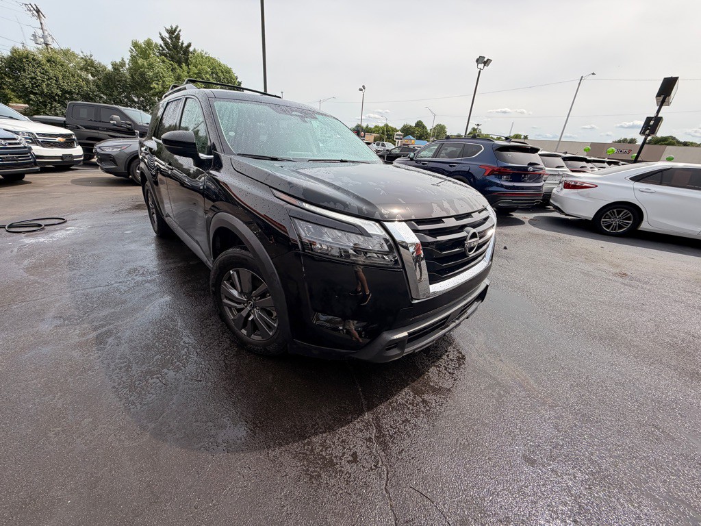 2024 Nissan Pathfinder Image 2