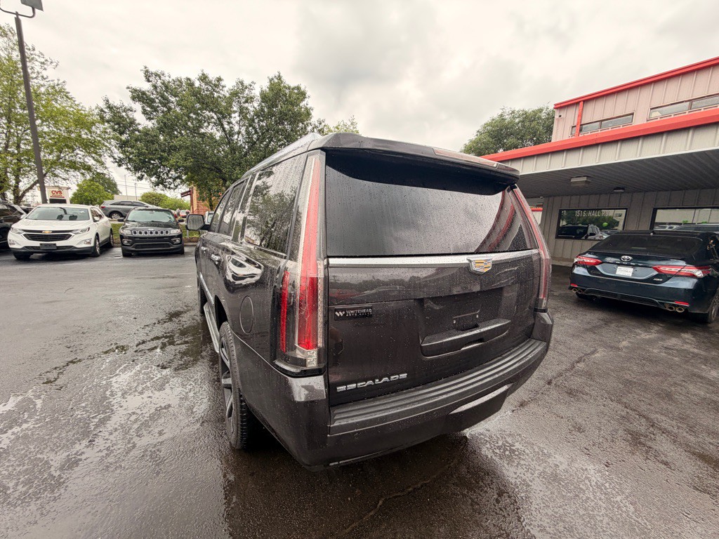 2016 Cadillac Escalade Image 4