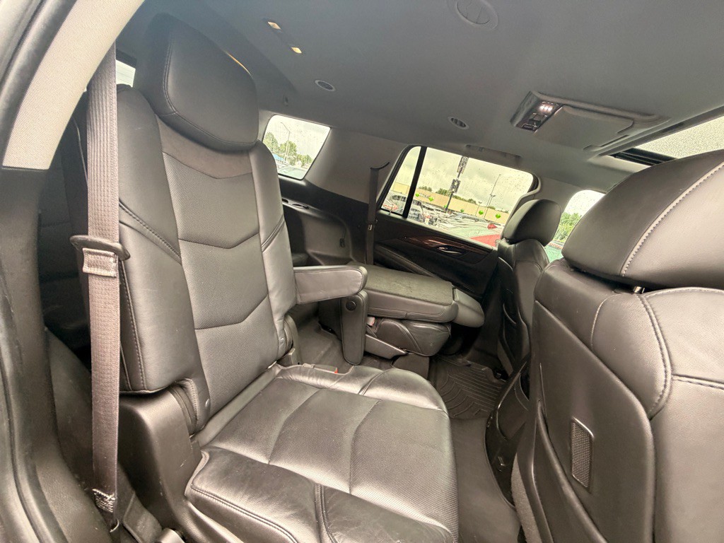 2016 Cadillac Escalade Image 6