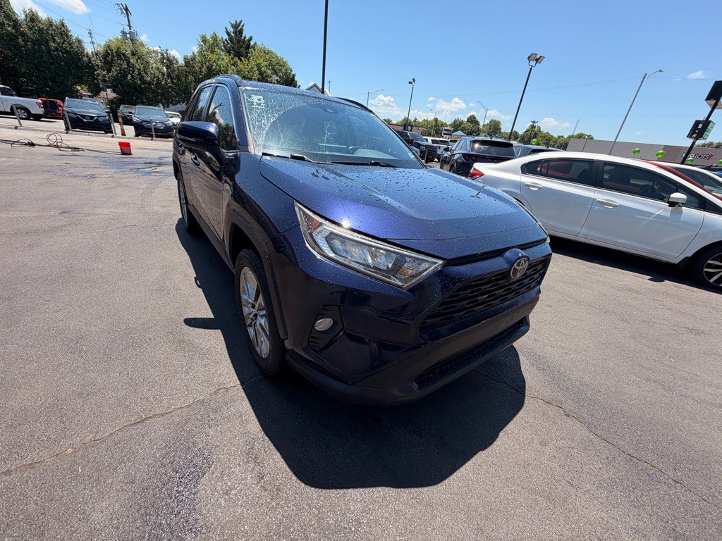 2019 Toyota Rav4 Image 2