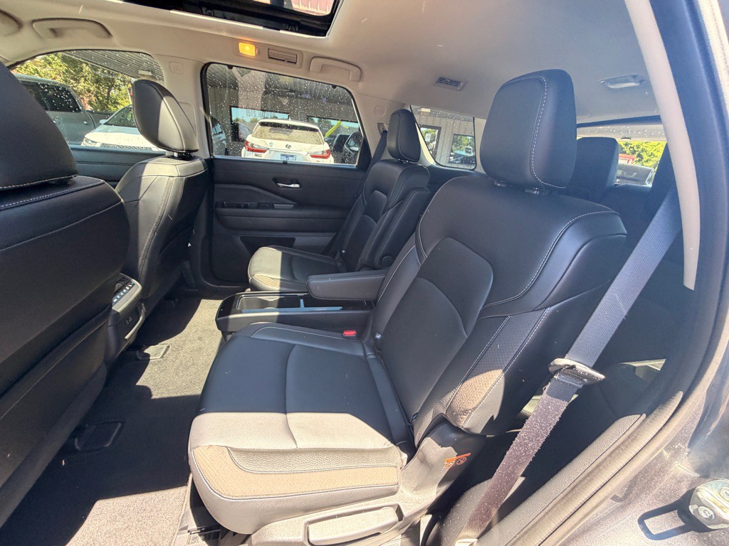 2023 Nissan Pathfinder Image 6