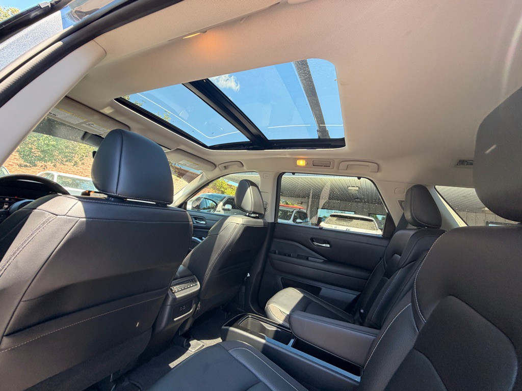 2023 Nissan Pathfinder Image 9
