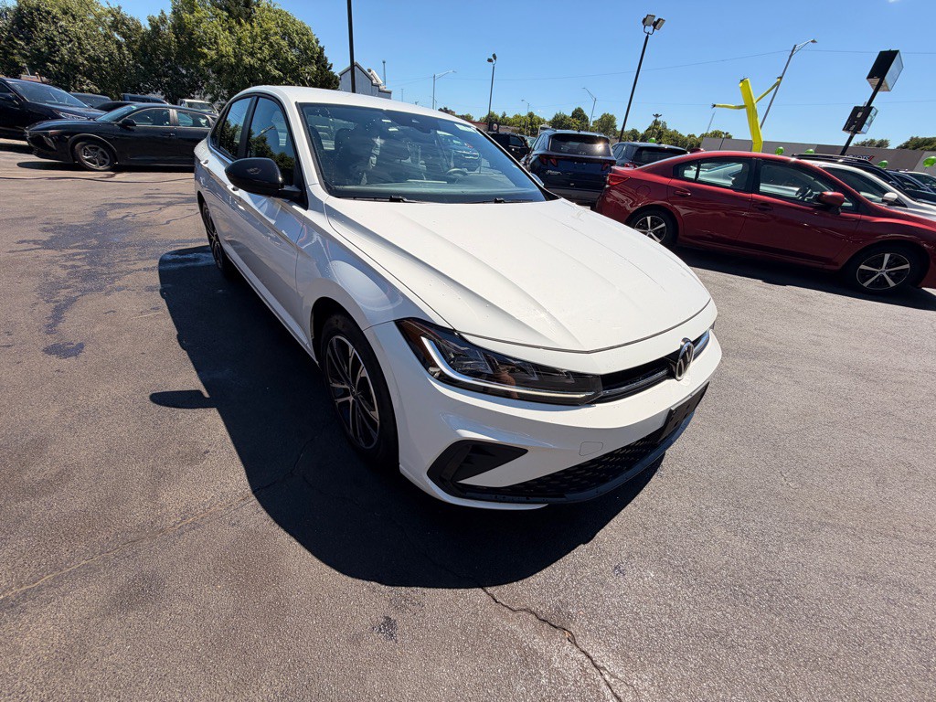 2025 Volkswagen Jetta Image 2