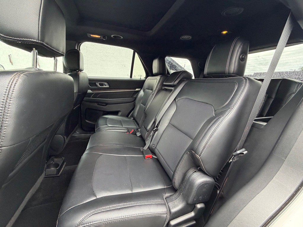 2016 Ford Explorer Image 3