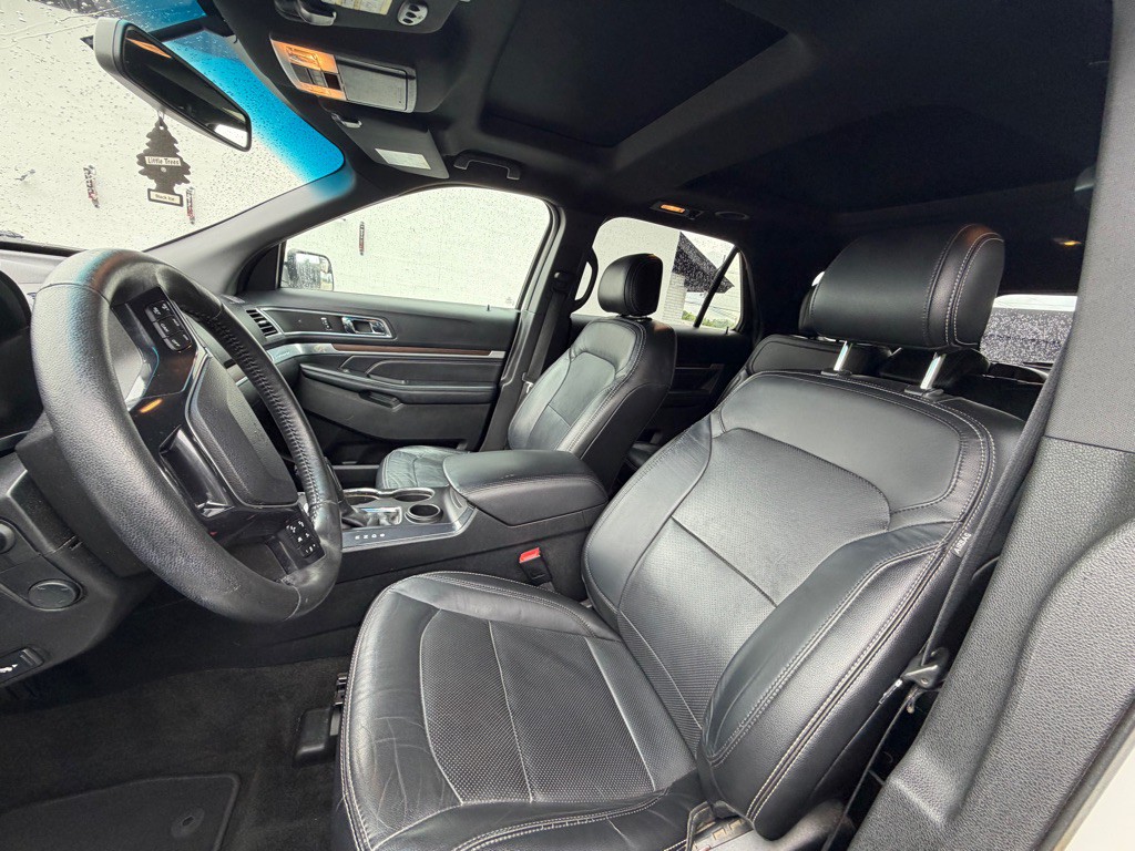 2016 Ford Explorer Image 4