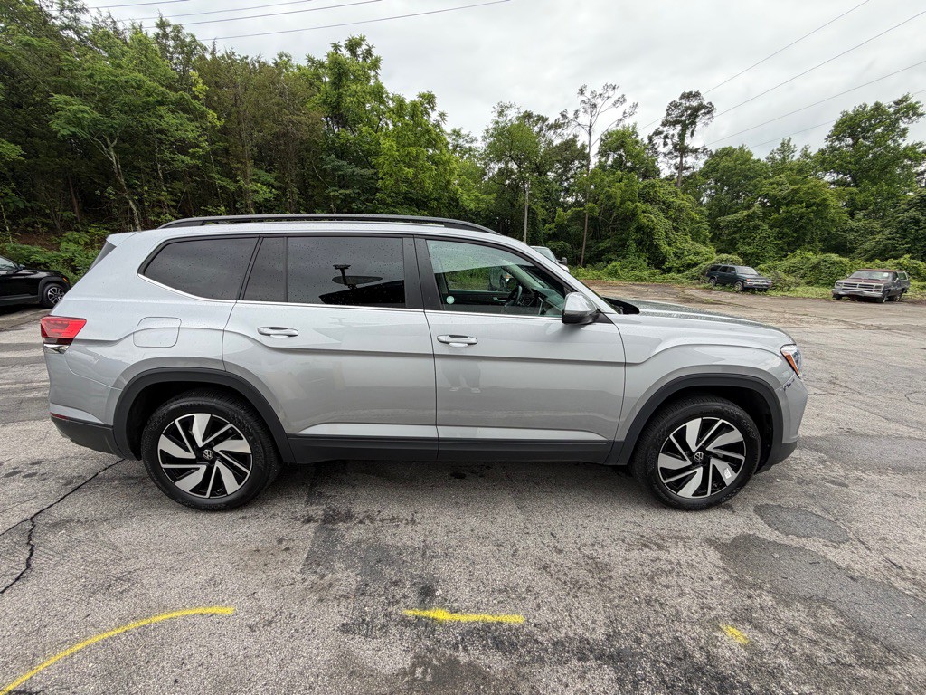 2025 Volkswagen Atlas Image 3