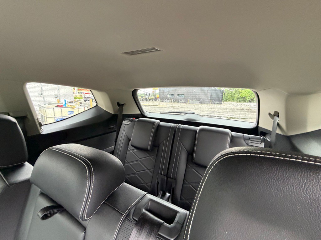 2025 Volkswagen Atlas Image 9