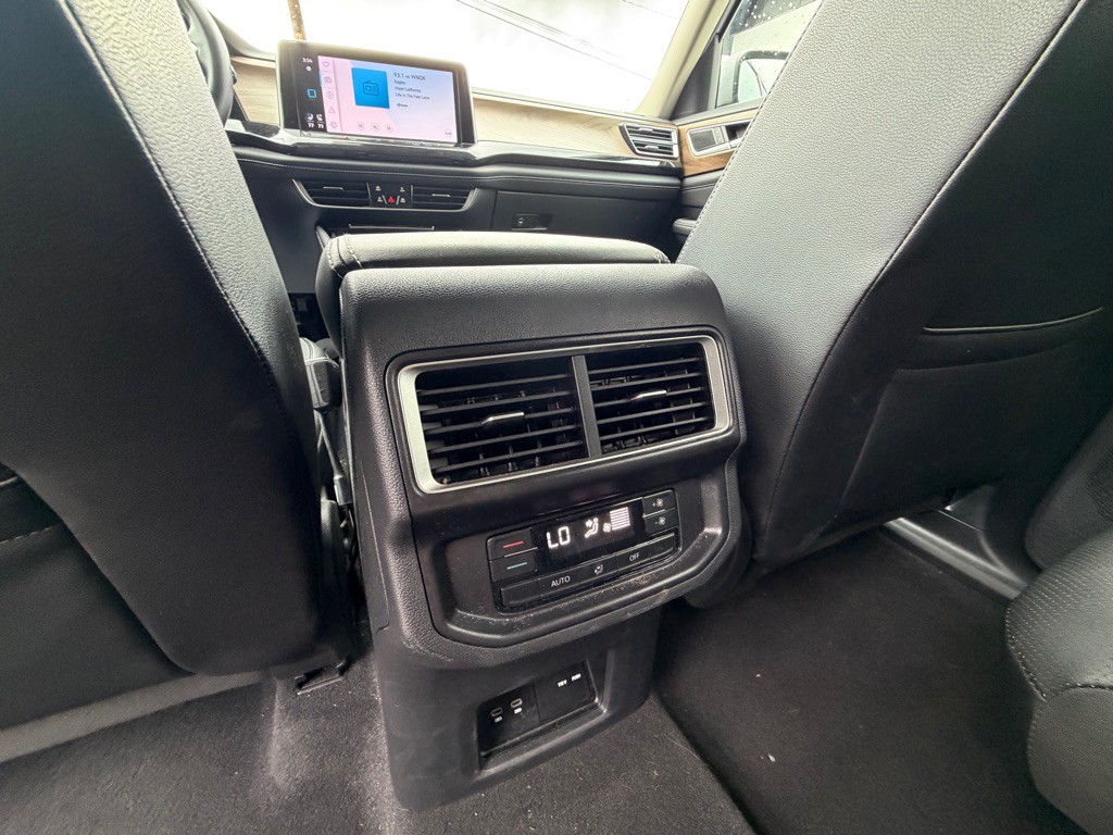 2025 Volkswagen Atlas Image 10