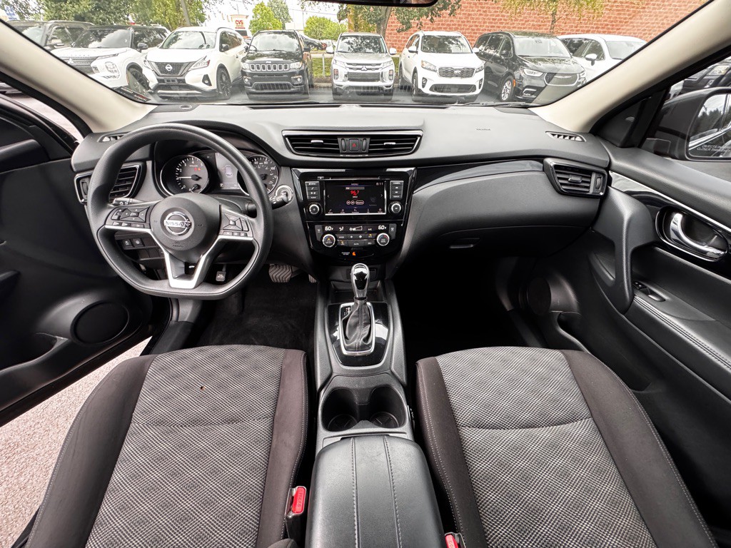 2020 Nissan Rogue Image 8
