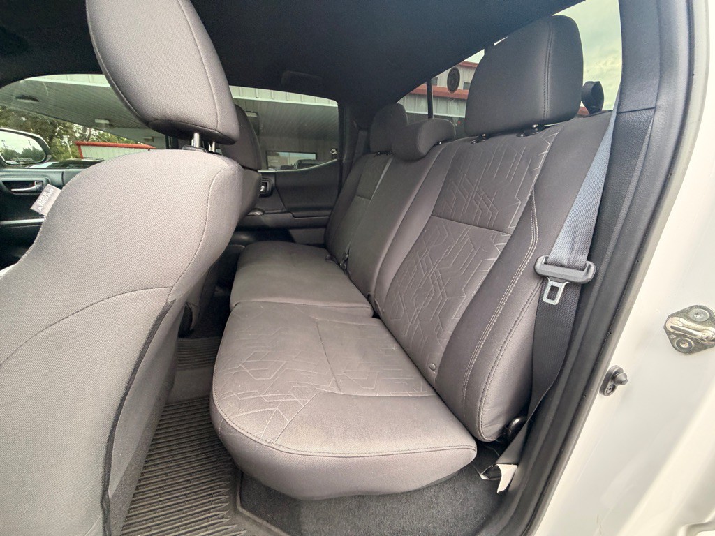 2016 Toyota Tacoma Image 8