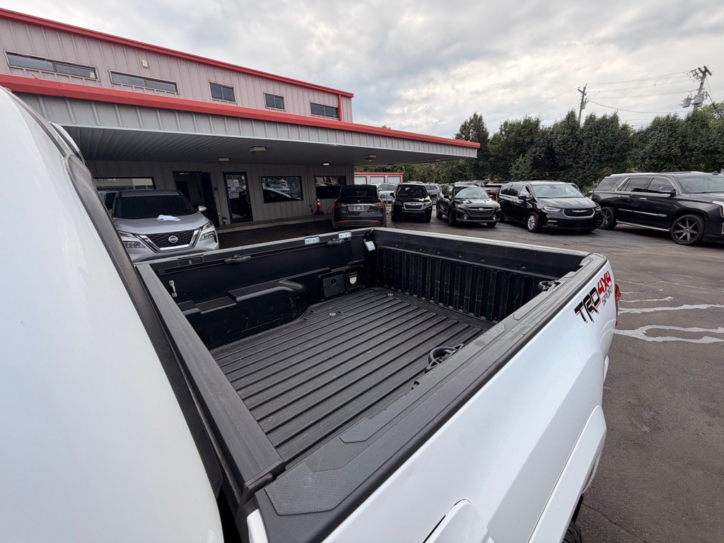 2016 Toyota Tacoma Image 9