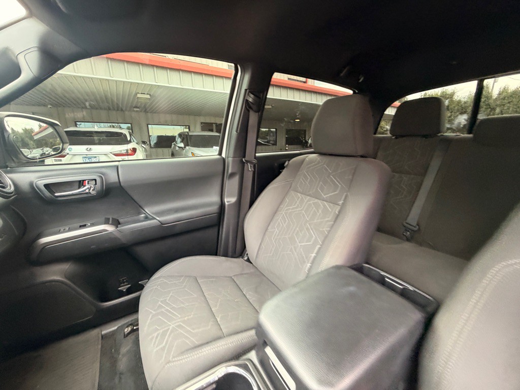 2016 Toyota Tacoma Image 11