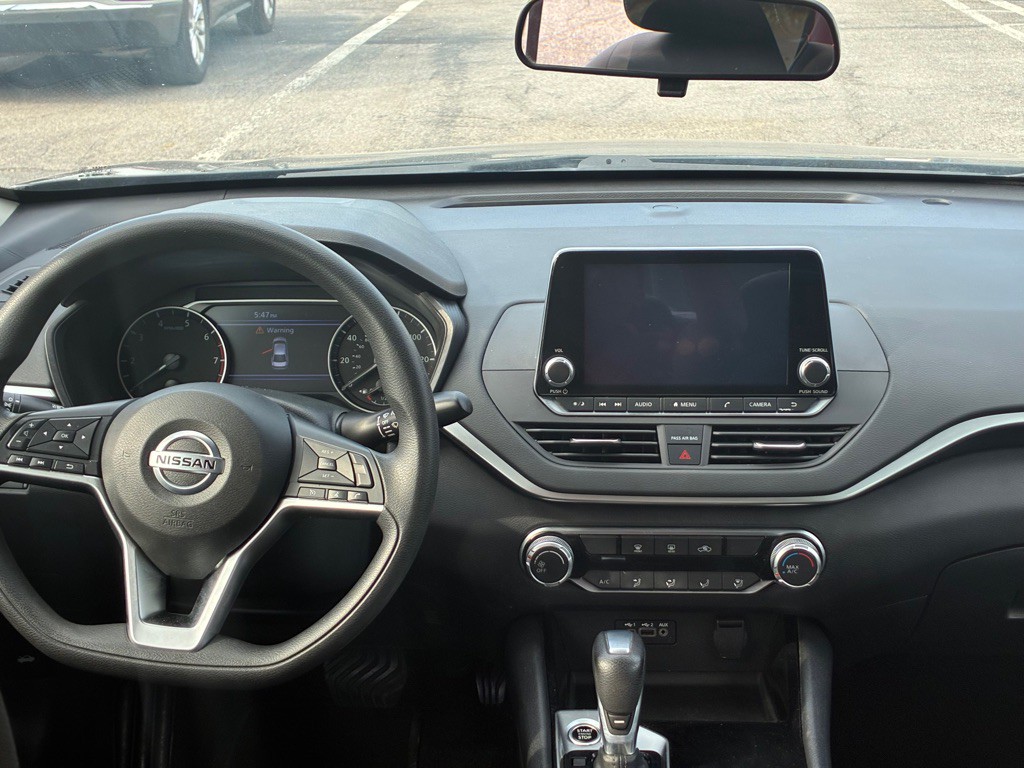 2021 Nissan Altima Image 7
