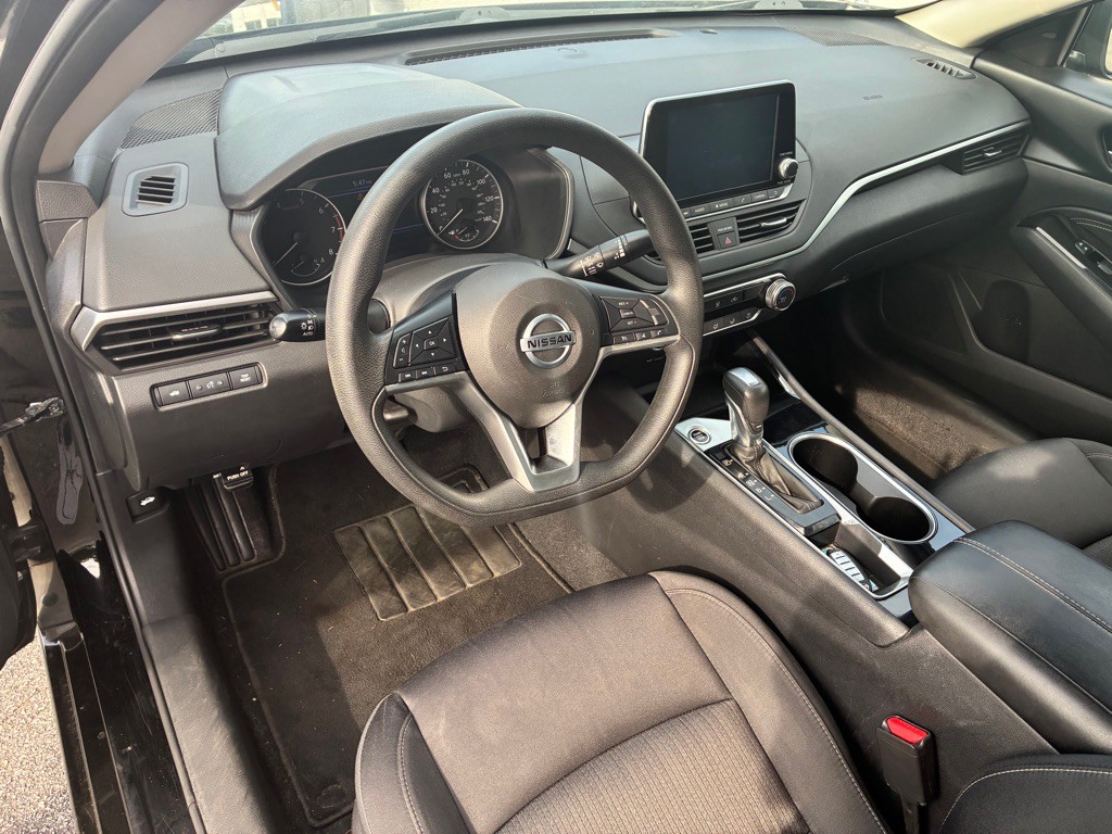 2021 Nissan Altima Image 8