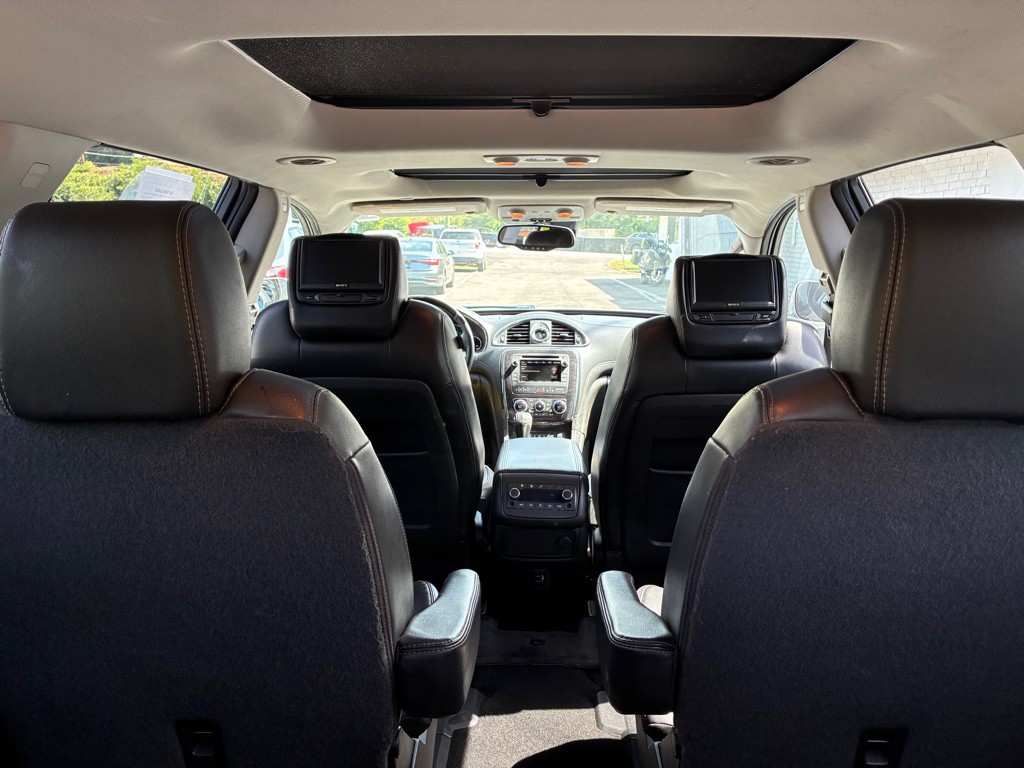 2017 Buick Enclave Image 8