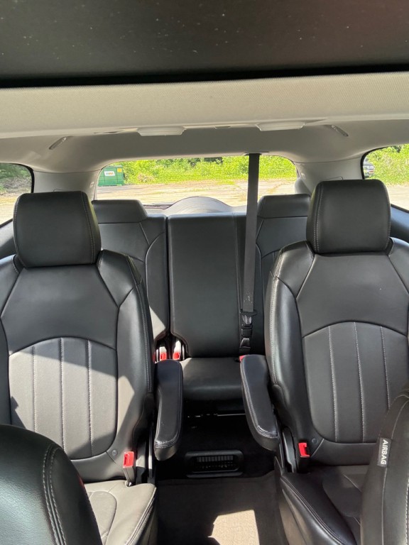 2017 Buick Enclave Image 12