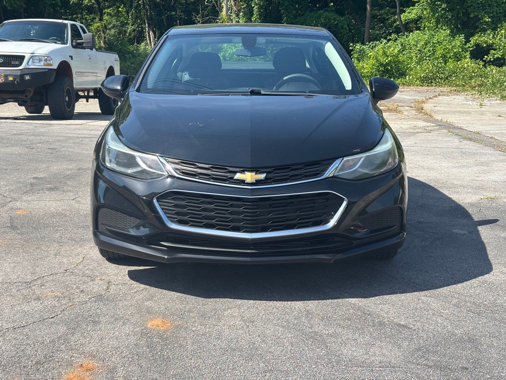 2017 Chevrolet Cruze Image 2