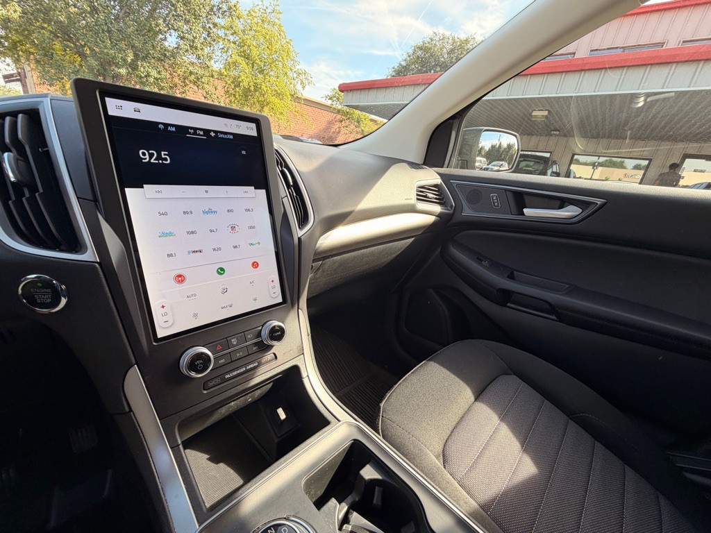 2021 Ford Edge Image 9